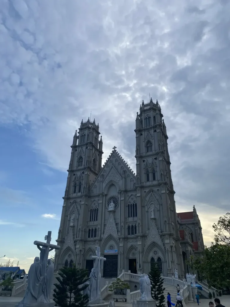 Nha tho Song Vinh 6 768x1024
