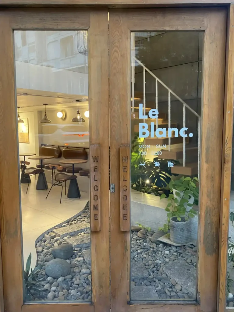 Le Blanc Coffee Space Q4 8 768x1024