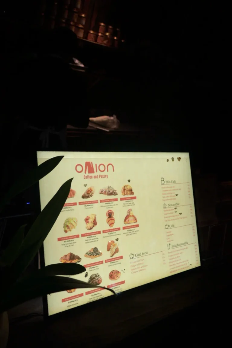 Onion Coffee and Pastry 6 768x1152