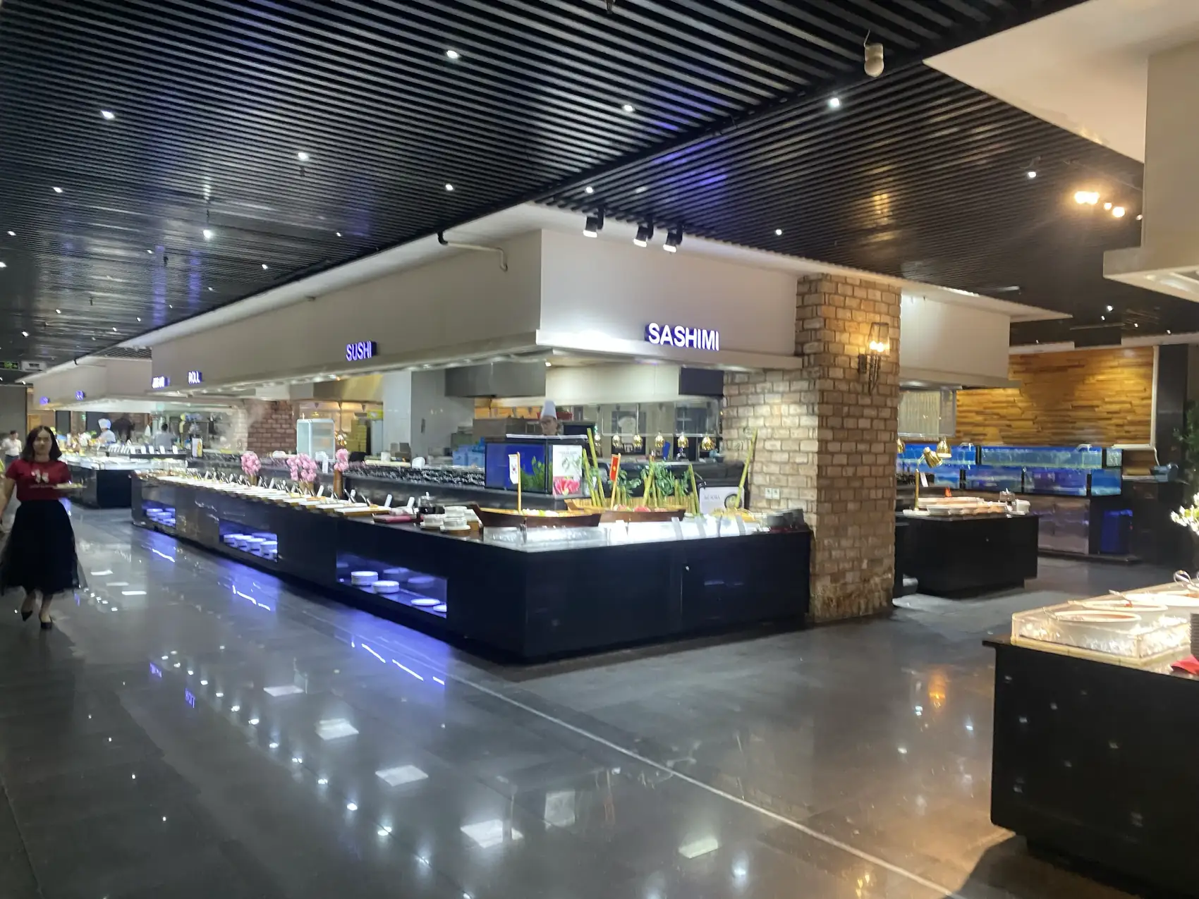 Không gian quầy buffet tại D'Maris Lotte Mart Q7